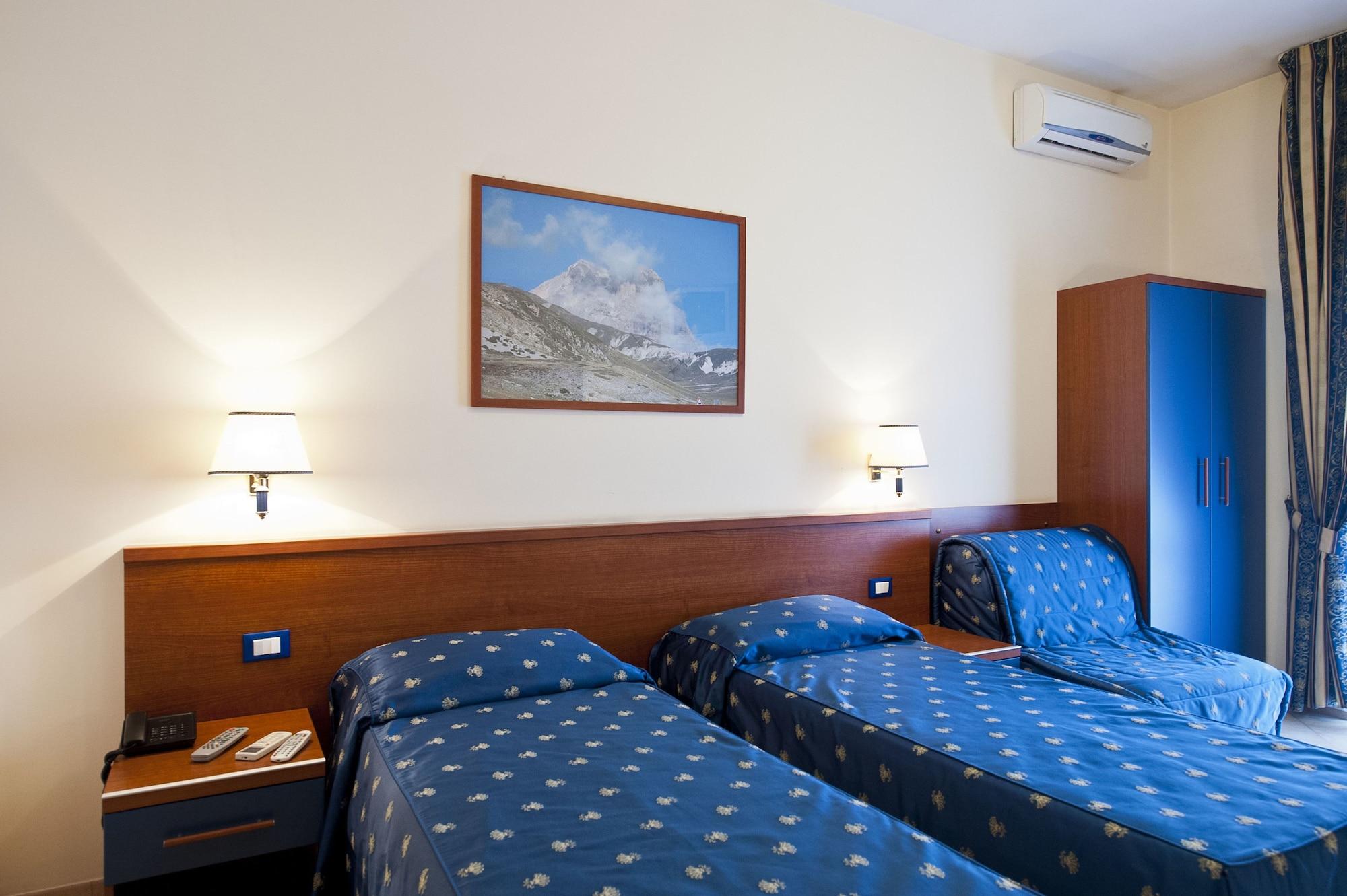 Hotel 4 Pini Rome Bagian luar foto