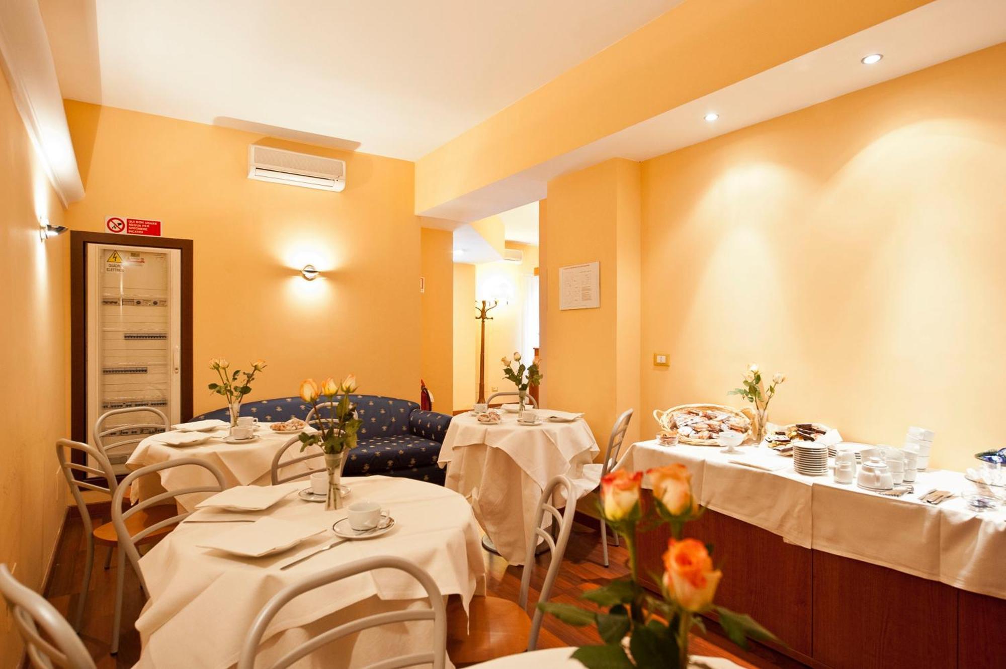 Hotel 4 Pini Rome Bagian luar foto