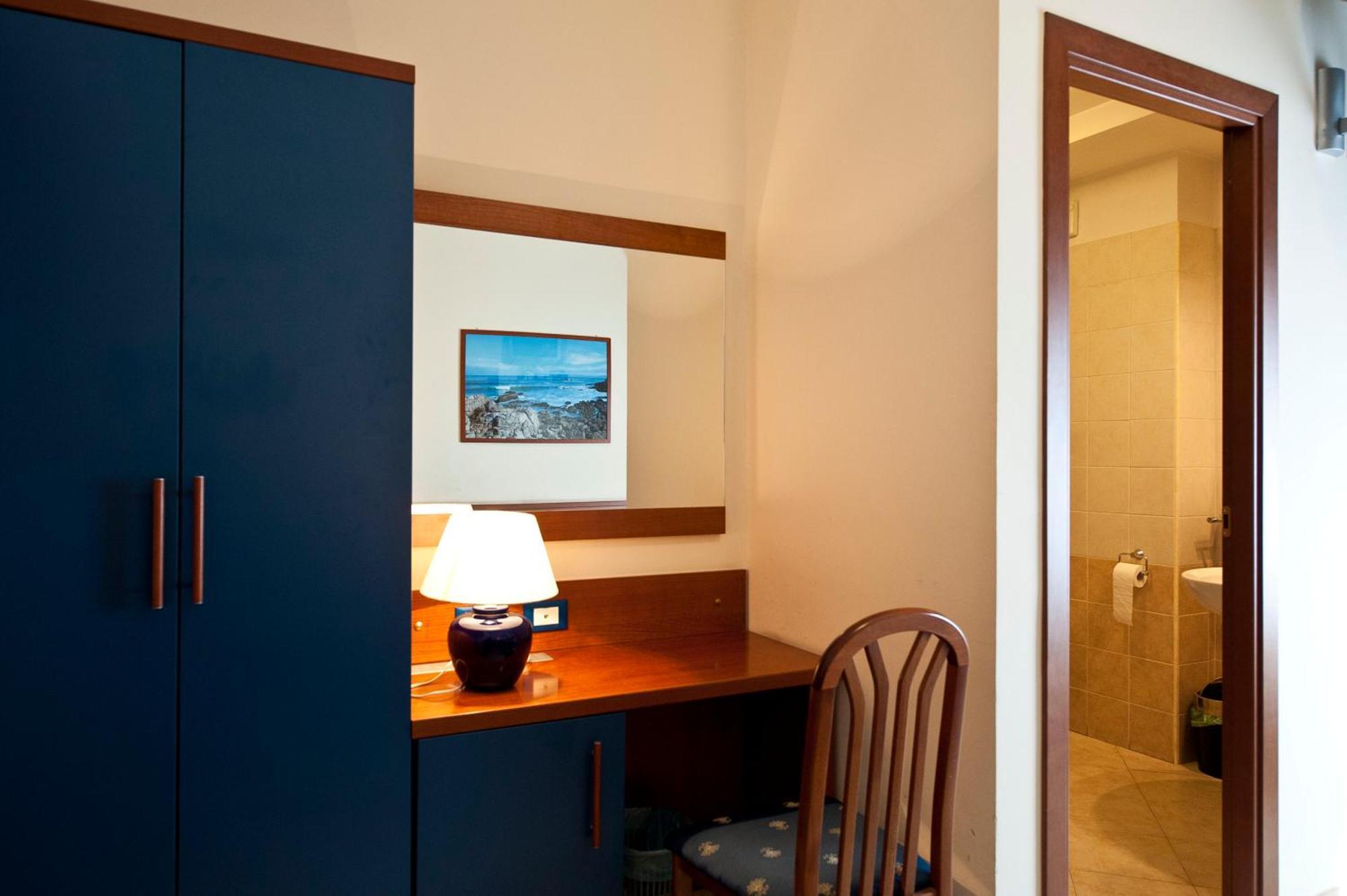 Hotel 4 Pini Rome Bagian luar foto