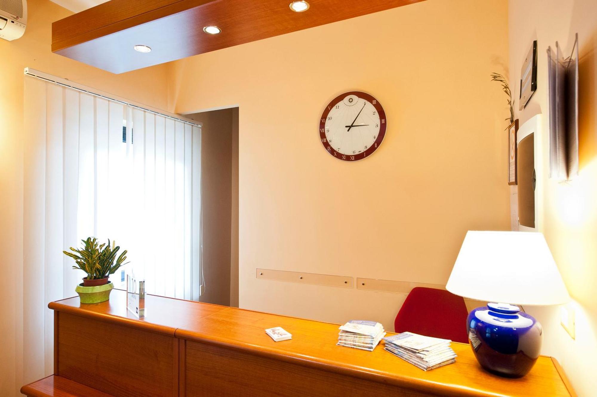 Hotel 4 Pini Rome Bagian luar foto