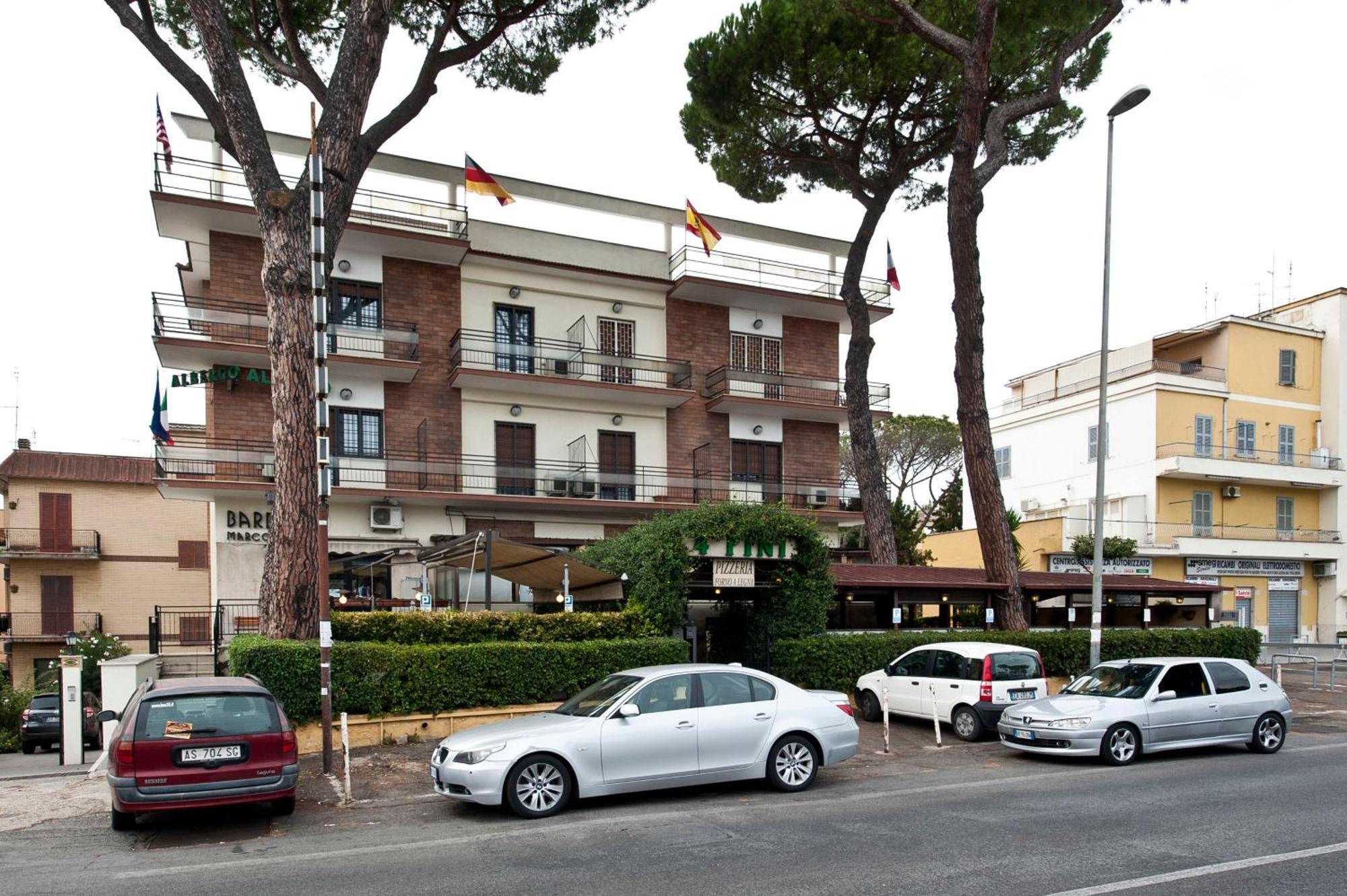 Hotel 4 Pini Rome Bagian luar foto